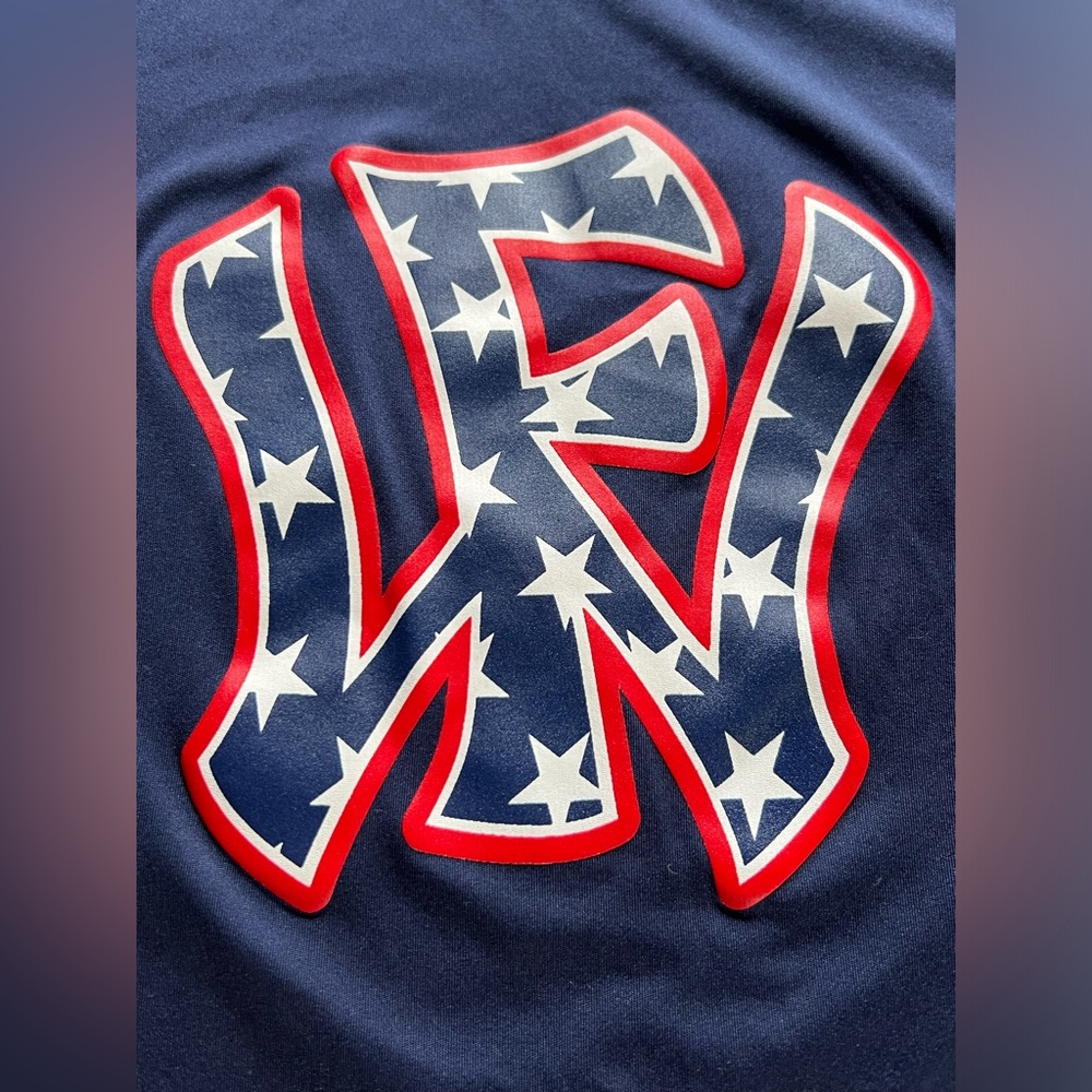Men’s athletic shirt with graphic. - Picture 2 of 7